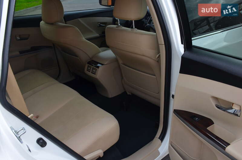 Позашляховик / Кросовер Toyota Venza 2012 в Дніпрі