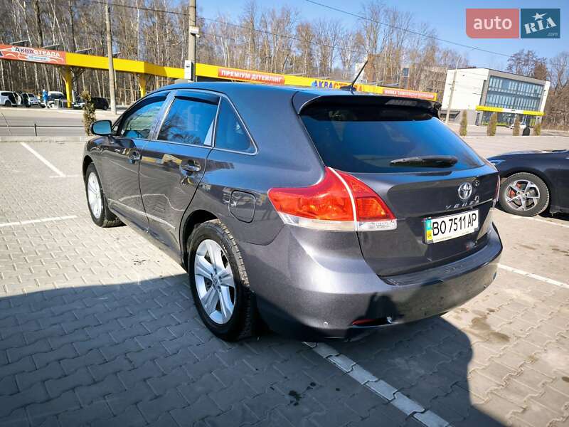 Позашляховик / Кросовер Toyota Venza 2011 в Тернополі
