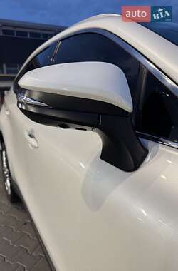 Внедорожник / Кроссовер Toyota Venza 2020 в 