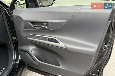 Позашляховик / Кросовер Toyota Venza 2024 в 