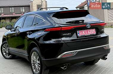Позашляховик / Кросовер Toyota Venza 2024 в 