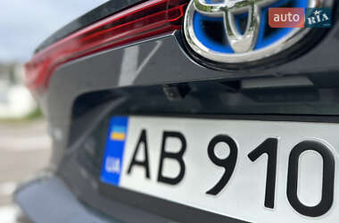 Позашляховик / Кросовер Toyota Venza 2021 в 
