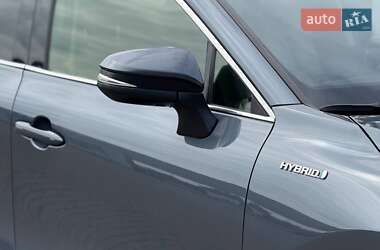 Позашляховик / Кросовер Toyota Venza 2021 в 