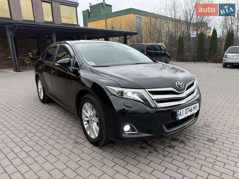 Позашляховик / Кросовер Toyota Venza 2014 в Рівному