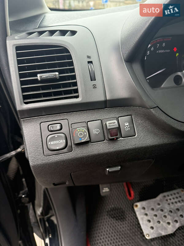 Позашляховик / Кросовер Toyota Venza 2014 в Рівному