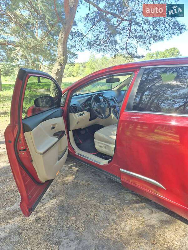 Позашляховик / Кросовер Toyota Venza 2012 в Дніпрі