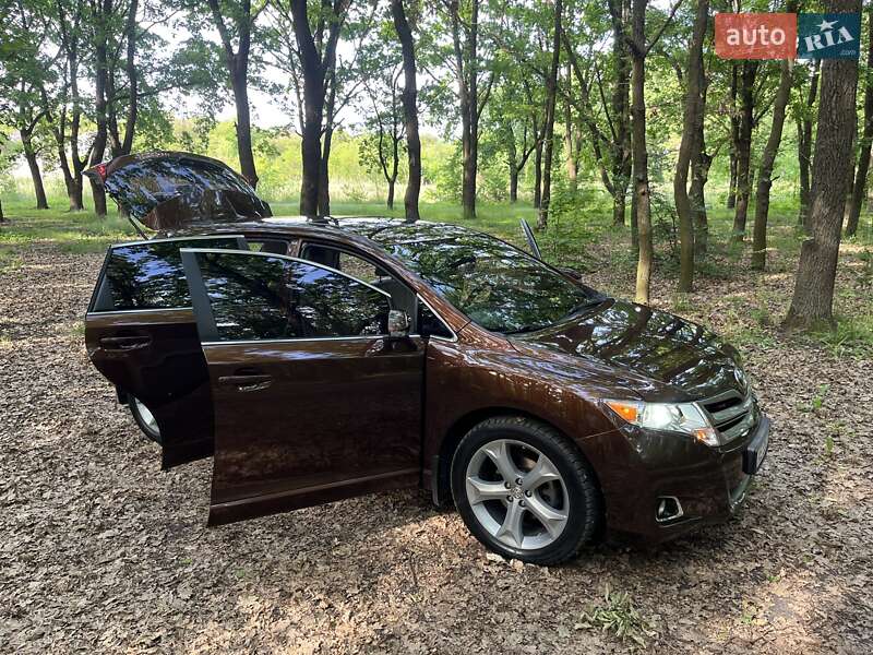 Позашляховик / Кросовер Toyota Venza 2013 в Кривому Розі