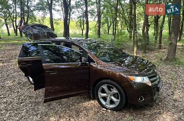 Позашляховик / Кросовер Toyota Venza 2013 в 