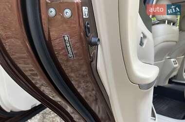 Позашляховик / Кросовер Toyota Venza 2013 в 