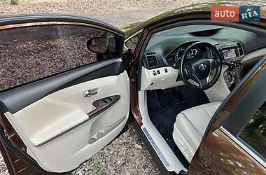 Позашляховик / Кросовер Toyota Venza 2013 в 