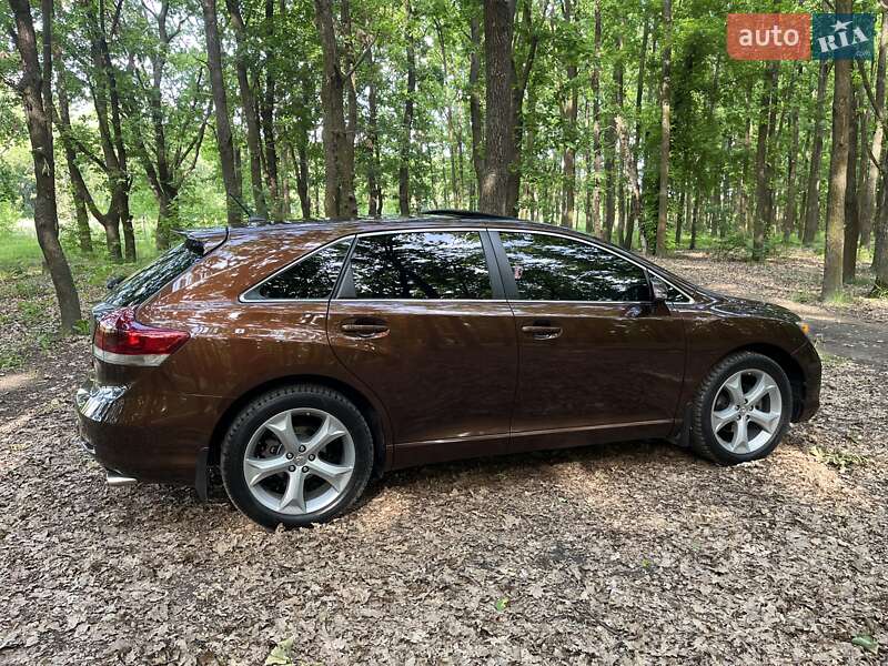 Позашляховик / Кросовер Toyota Venza 2013 в Кривому Розі