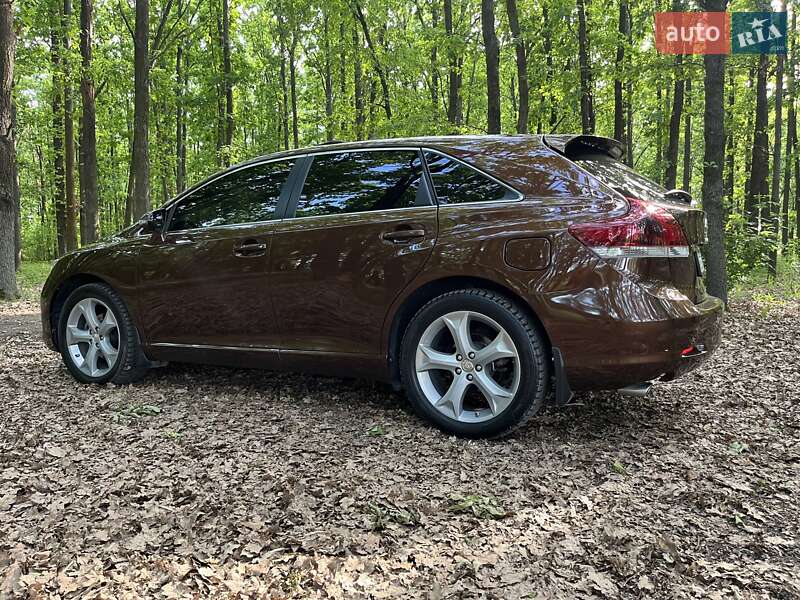 Позашляховик / Кросовер Toyota Venza 2013 в Кривому Розі