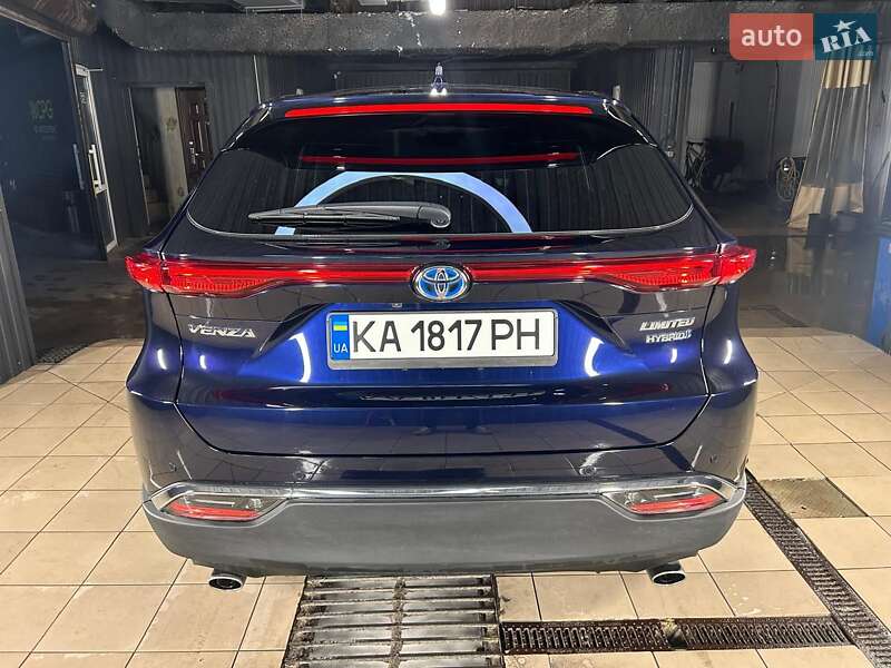 Позашляховик / Кросовер Toyota Venza 2021 в Києві