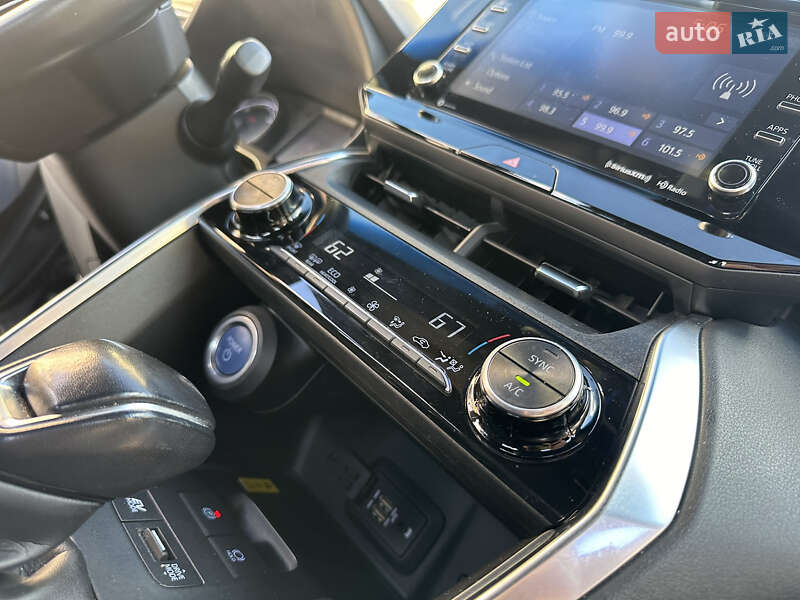Внедорожник / Кроссовер Toyota Venza 2021 в Дрогобыче