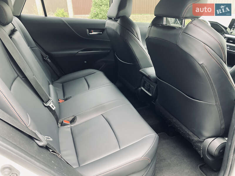 Позашляховик / Кросовер Toyota Venza 2021 в Києві