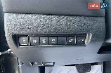 Позашляховик / Кросовер Toyota Venza 2021 в 