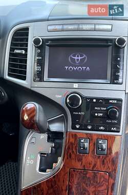 Позашляховик / Кросовер Toyota Venza 2014 в 