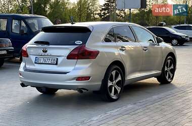 Позашляховик / Кросовер Toyota Venza 2014 в 