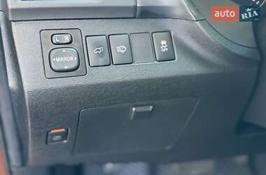 Позашляховик / Кросовер Toyota Venza 2013 в 
