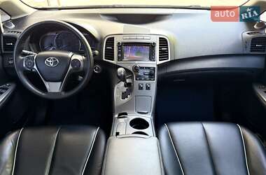 Позашляховик / Кросовер Toyota Venza 2013 в 