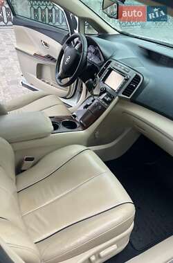 Позашляховик / Кросовер Toyota Venza 2011 в 