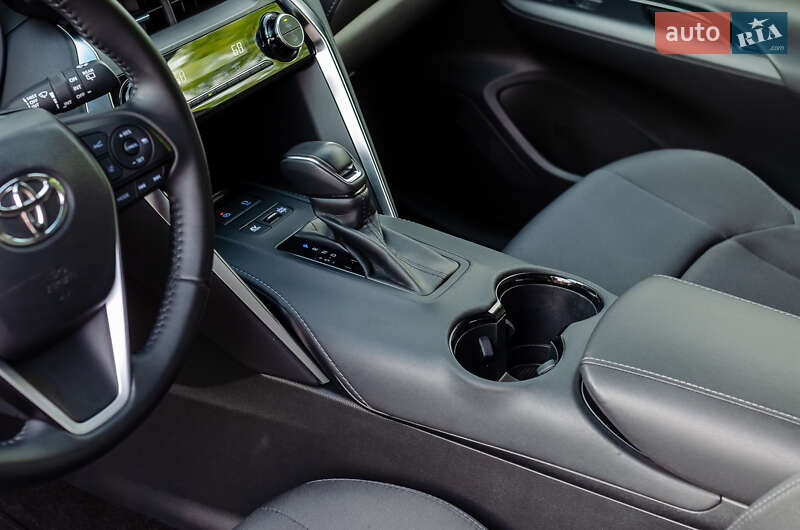 Позашляховик / Кросовер Toyota Venza 2021 в Києві