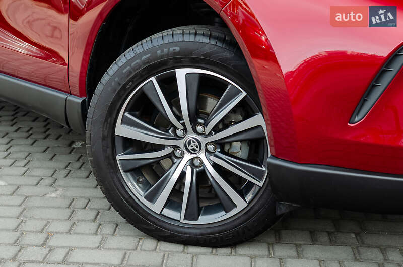 Позашляховик / Кросовер Toyota Venza 2021 в Києві