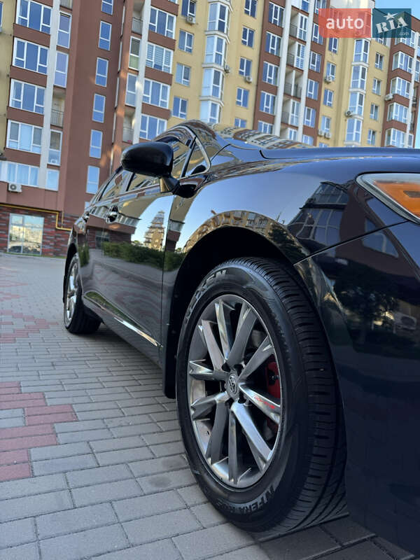 Внедорожник / Кроссовер Toyota Venza 2010 в Житомире
