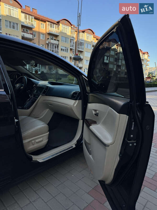 Внедорожник / Кроссовер Toyota Venza 2010 в Житомире