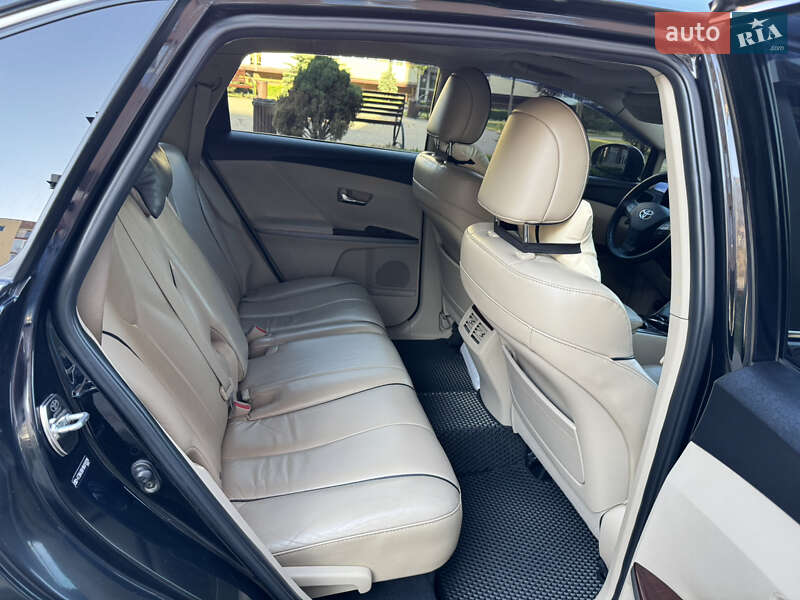 Внедорожник / Кроссовер Toyota Venza 2010 в Житомире