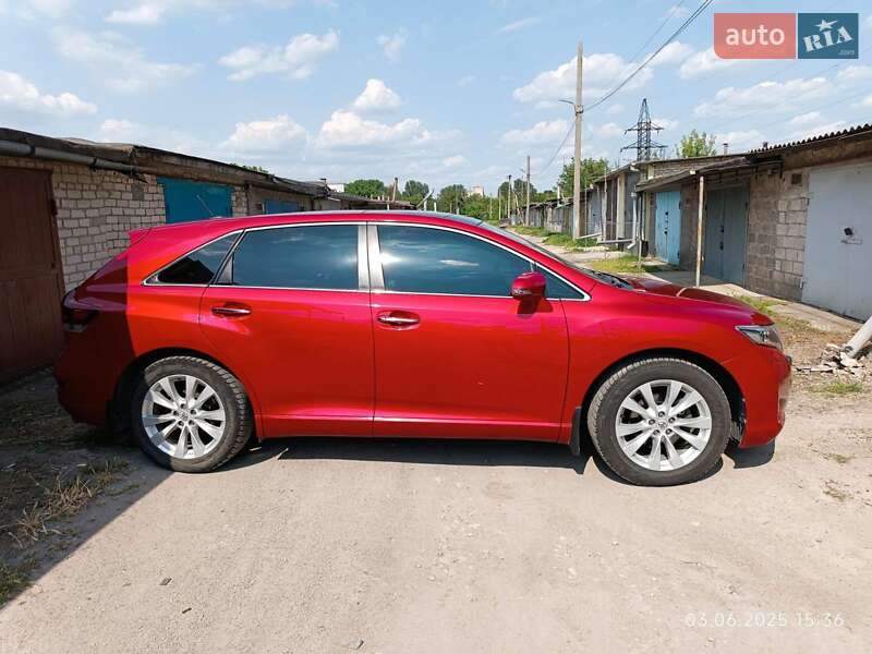 Внедорожник / Кроссовер Toyota Venza 2013 в Запорожье