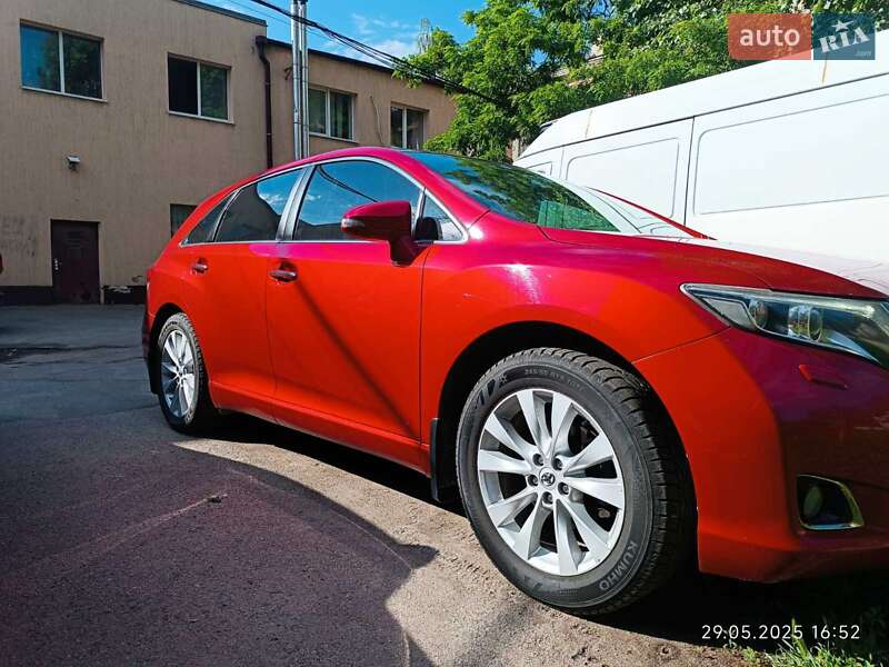 Внедорожник / Кроссовер Toyota Venza 2013 в Запорожье
