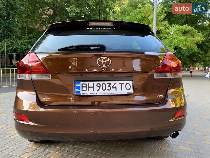 Позашляховик / Кросовер Toyota Venza 2013 в Одесі