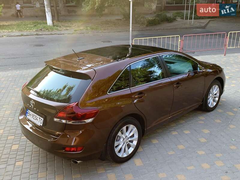 Позашляховик / Кросовер Toyota Venza 2013 в Одесі