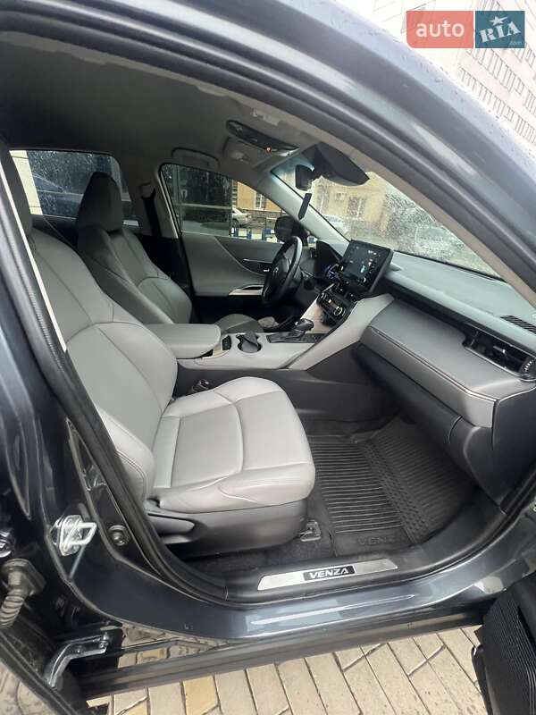 Внедорожник / Кроссовер Toyota Venza 2022 в Харькове