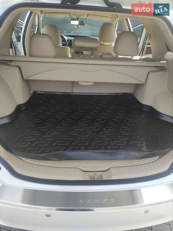 Внедорожник / Кроссовер Toyota Venza 2010 в Львове