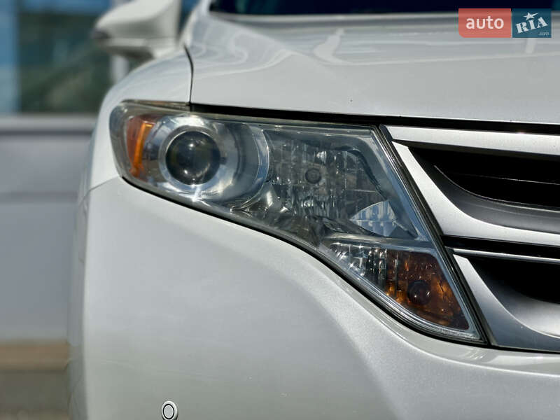 Позашляховик / Кросовер Toyota Venza 2013 в Києві
