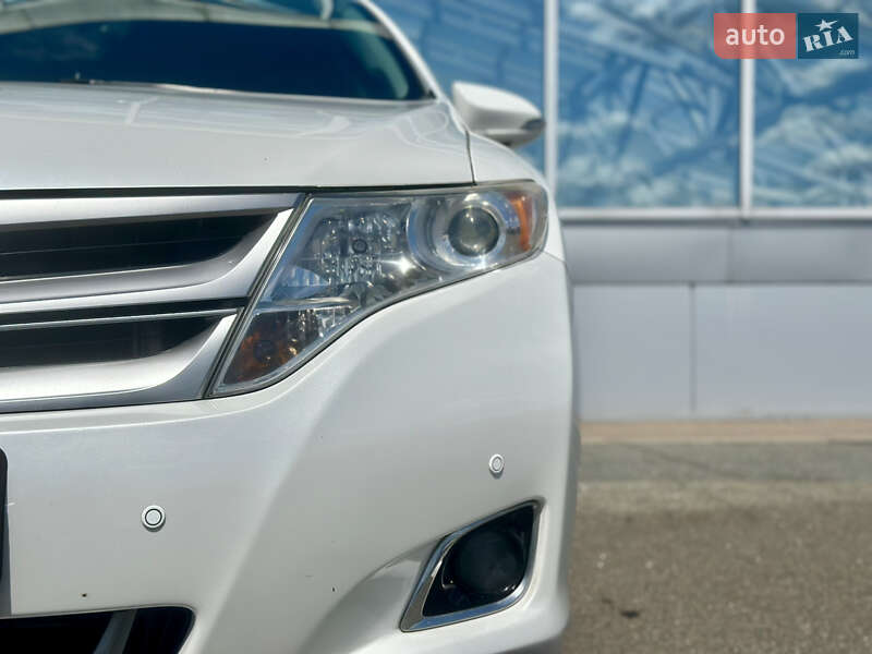 Позашляховик / Кросовер Toyota Venza 2013 в Києві