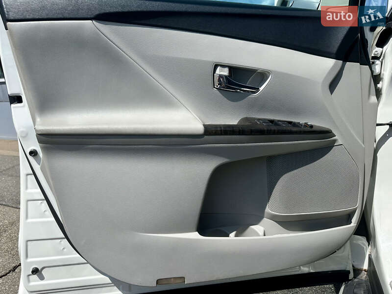 Позашляховик / Кросовер Toyota Venza 2013 в Києві