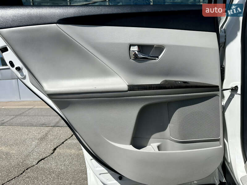 Позашляховик / Кросовер Toyota Venza 2013 в Києві