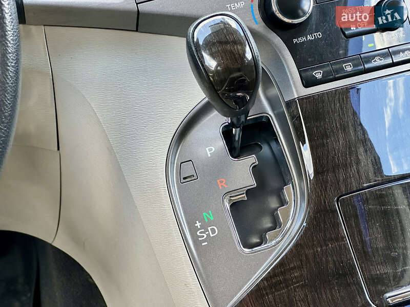 Позашляховик / Кросовер Toyota Venza 2013 в Києві
