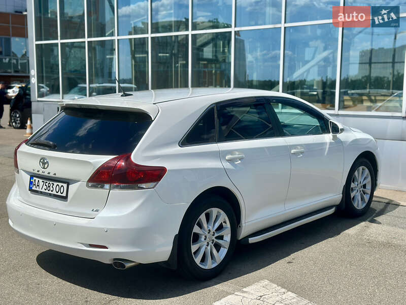 Позашляховик / Кросовер Toyota Venza 2013 в Києві
