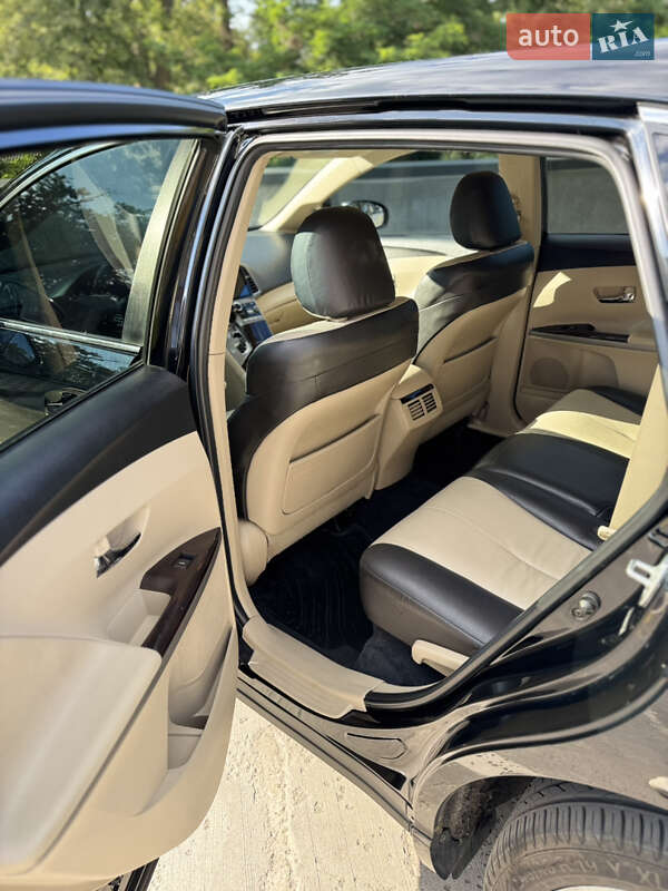 Позашляховик / Кросовер Toyota Venza 2011 в Києві