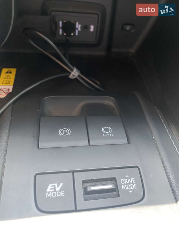 Позашляховик / Кросовер Toyota Venza 2021 в Дніпрі