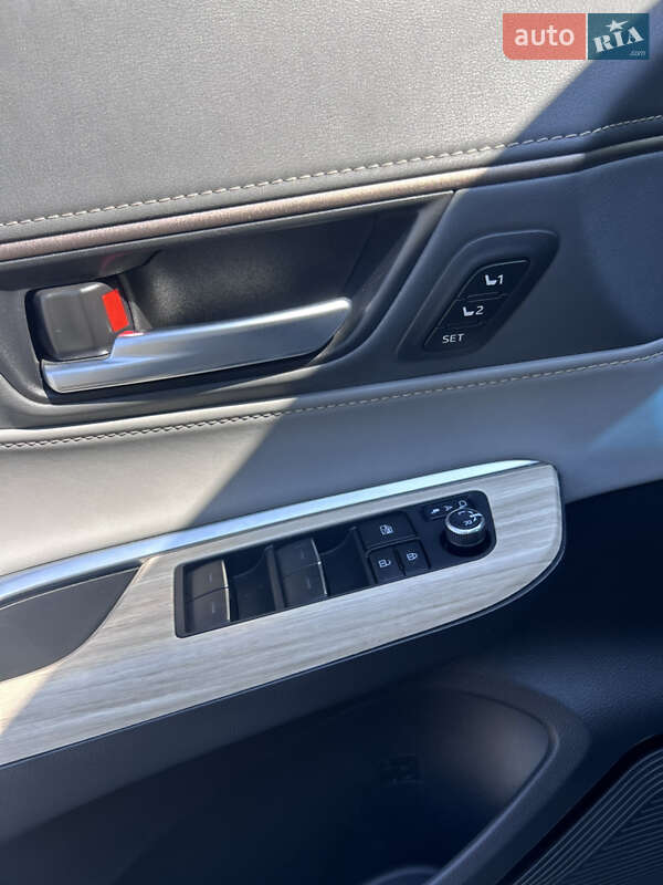 Позашляховик / Кросовер Toyota Venza 2023 в Кропивницькому