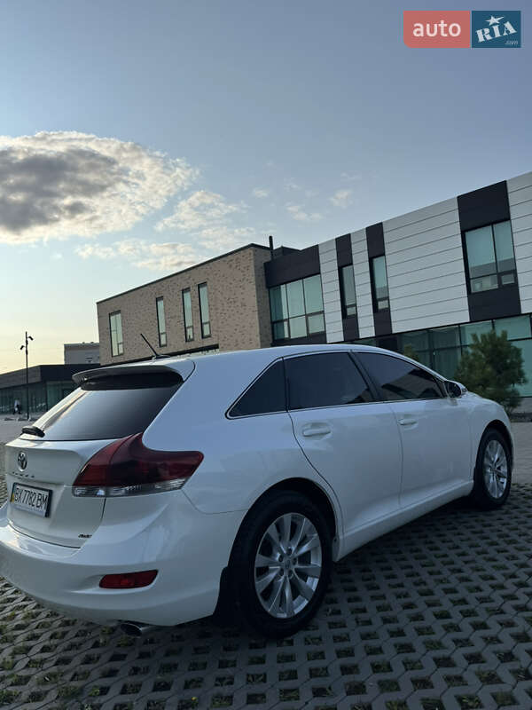 Позашляховик / Кросовер Toyota Venza 2014 в Хмельницькому