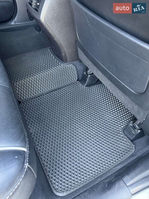 Позашляховик / Кросовер Toyota Venza 2014 в Хмельницькому