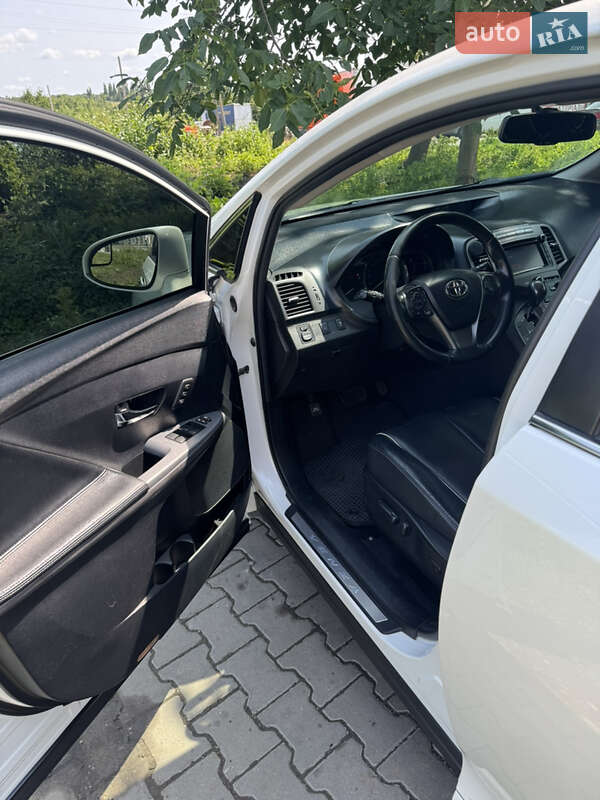Позашляховик / Кросовер Toyota Venza 2014 в Хмельницькому