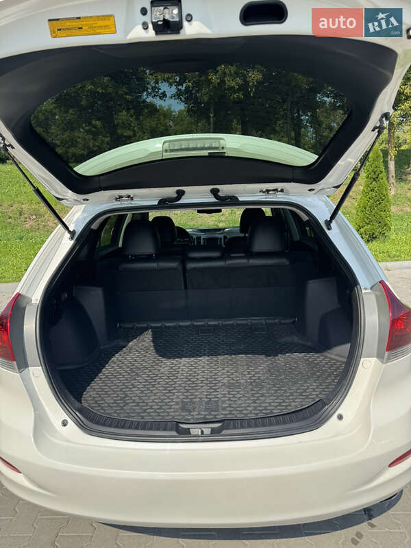 Позашляховик / Кросовер Toyota Venza 2014 в Хмельницькому