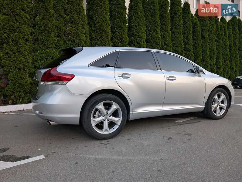 Внедорожник / Кроссовер Toyota Venza 2013 в Киеве